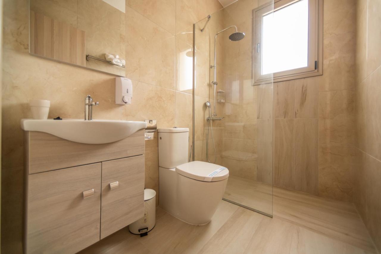 Harmony Seaview Apartments Paphos Bagian luar foto