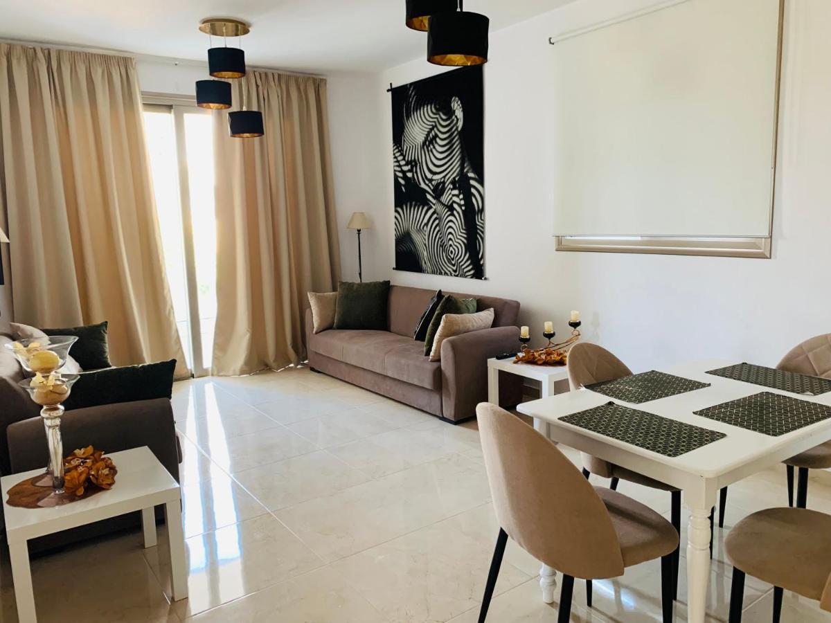 Harmony Seaview Apartments Paphos Bagian luar foto