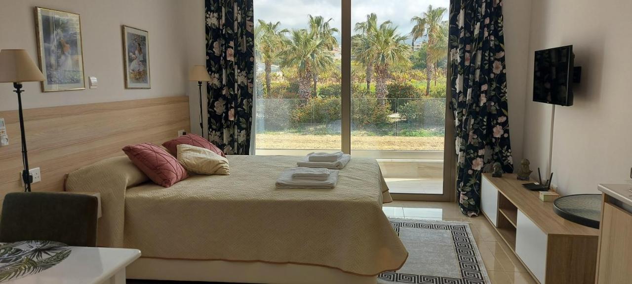 Harmony Seaview Apartments Paphos Bagian luar foto