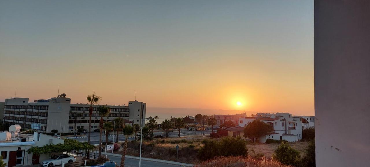 Harmony Seaview Apartments Paphos Bagian luar foto