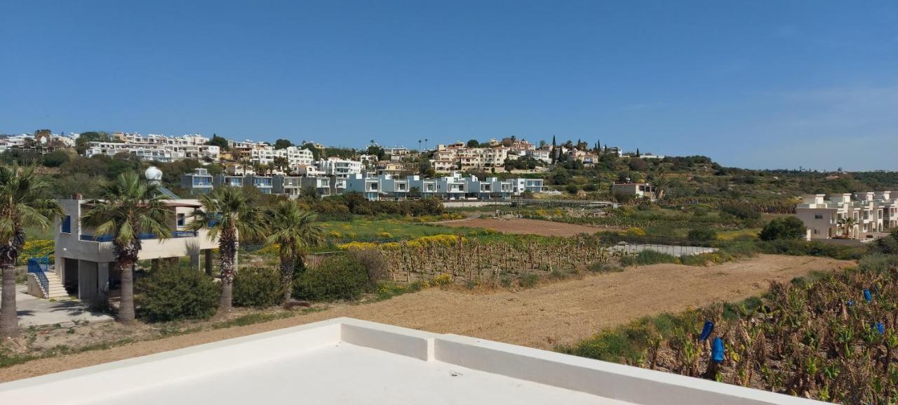 Harmony Seaview Apartments Paphos Bagian luar foto