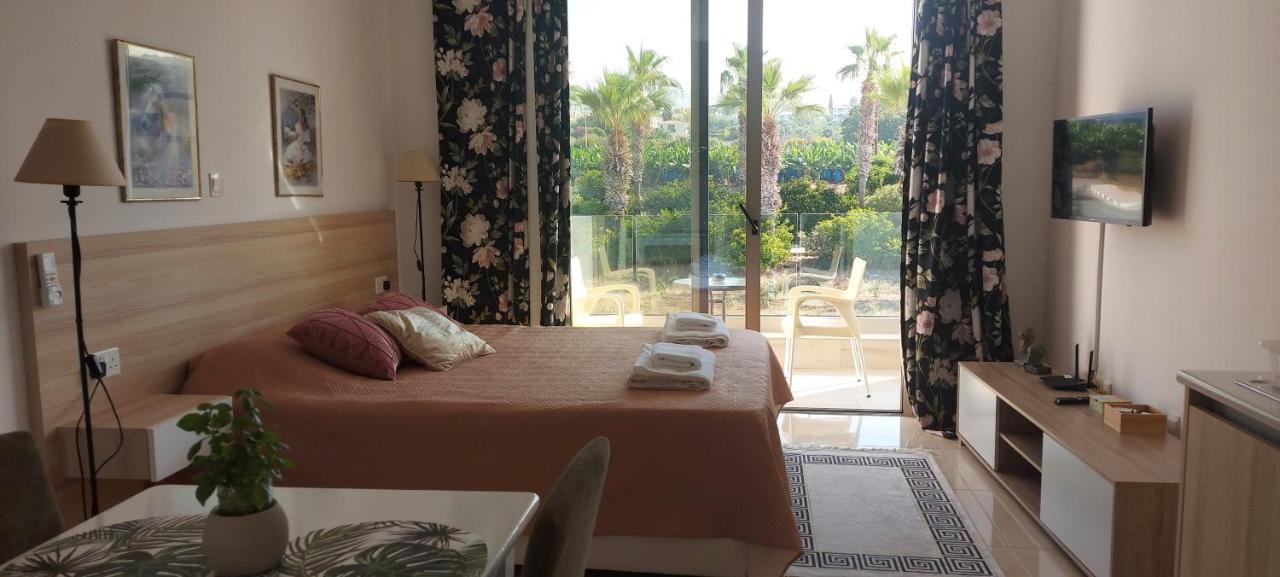 Harmony Seaview Apartments Paphos Bagian luar foto