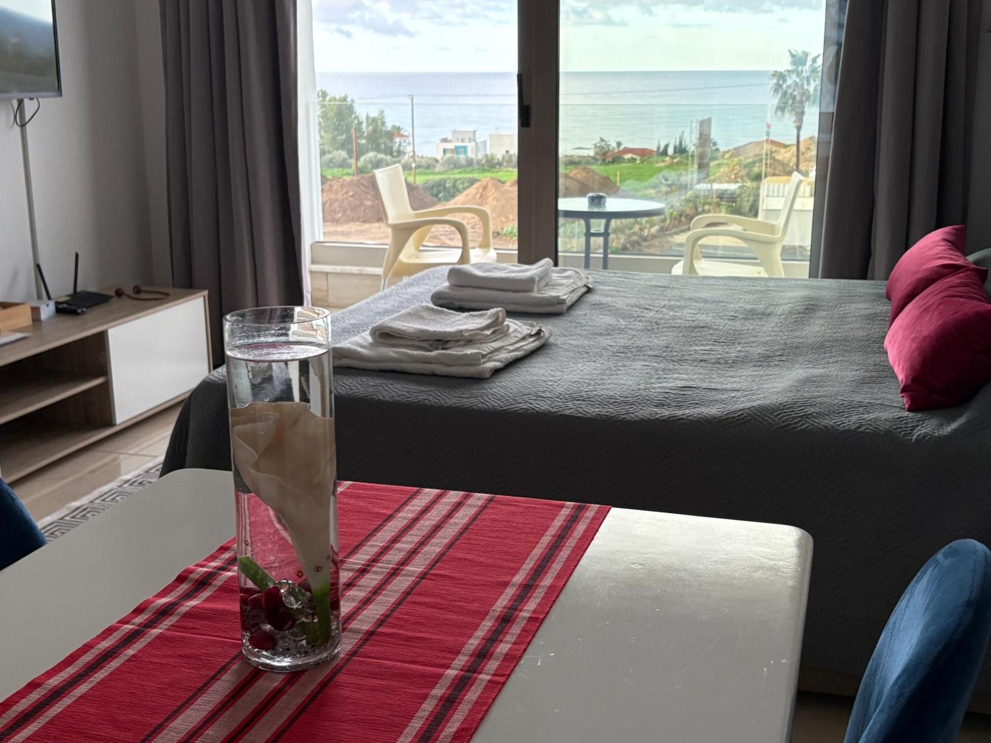 Harmony Seaview Apartments Paphos Bagian luar foto